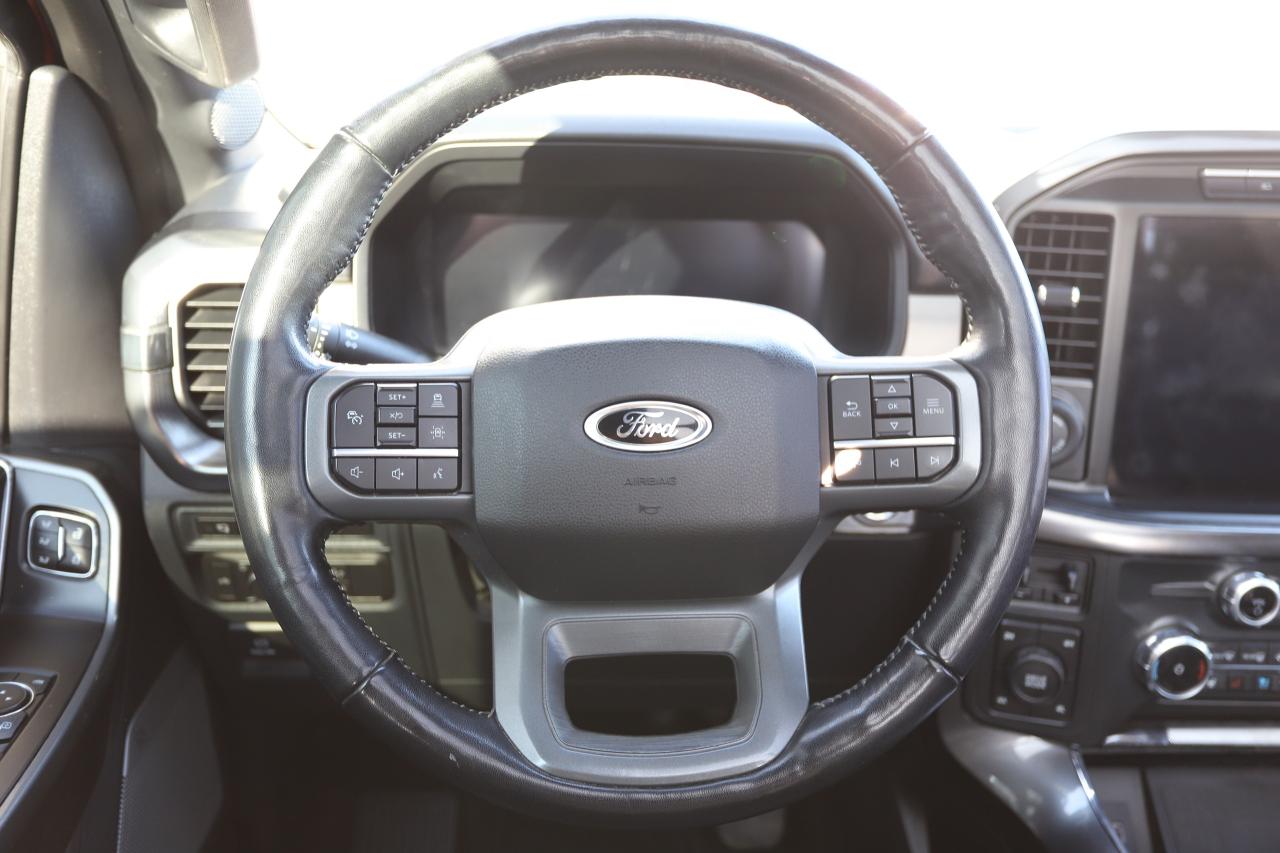 2022 Ford F-150 Lariat 4WD SuperCrew 5.5' Box Photo5