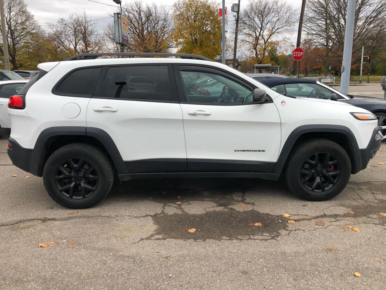 2015 Jeep Cherokee Trailhawk / NAV / B.CAM / PANO / C.SEATS / H.SEATS