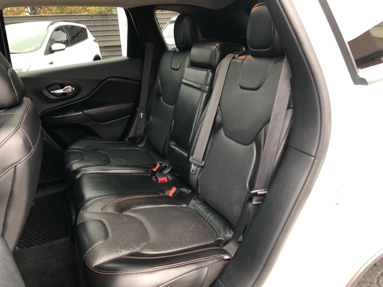 2015 Jeep Cherokee Trailhawk / NAV / B.CAM / PANO / C.SEATS / H.SEATS