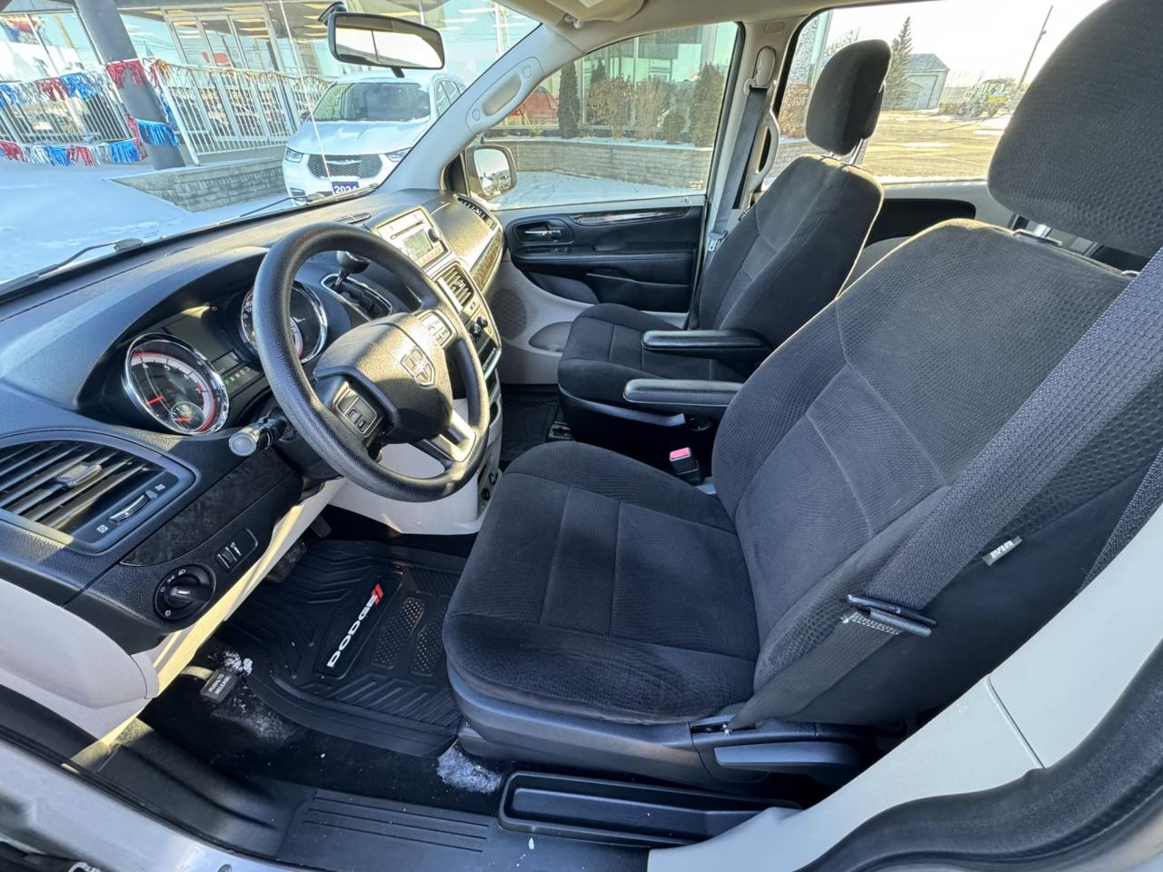 2012 Dodge Grand Caravan SE Photo