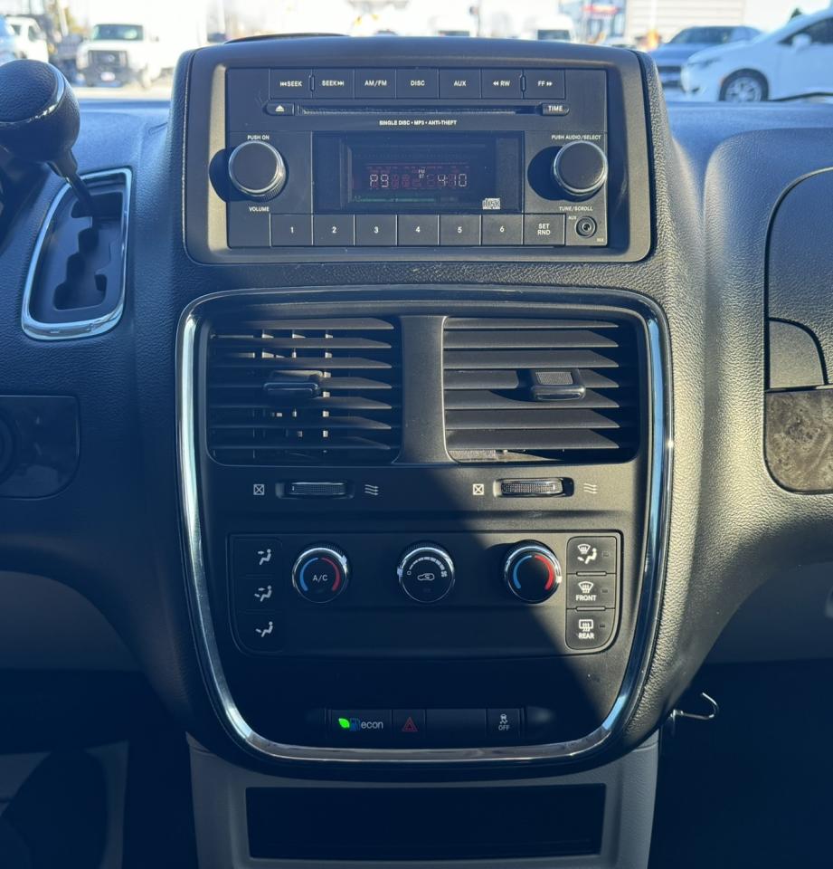 2012 Dodge Grand Caravan SE Photo