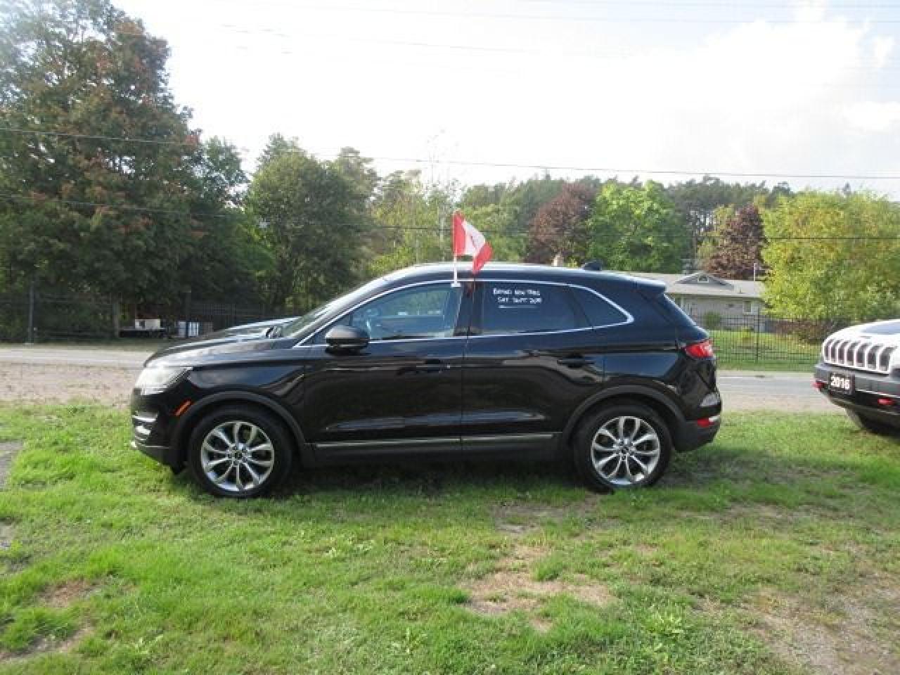 2016 Lincoln MKC SELECT AWD Photo3