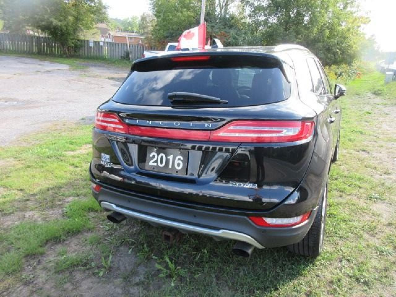 2016 Lincoln MKC SELECT AWD Photo4