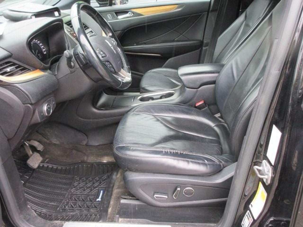 2016 Lincoln MKC Select - Photo #12