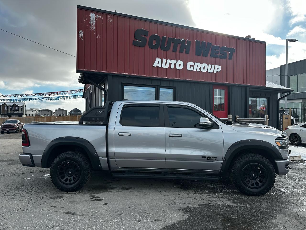 2020 RAM 1500 SPORT 4X4 CREW CAB 5'7" BOX - Photo #2