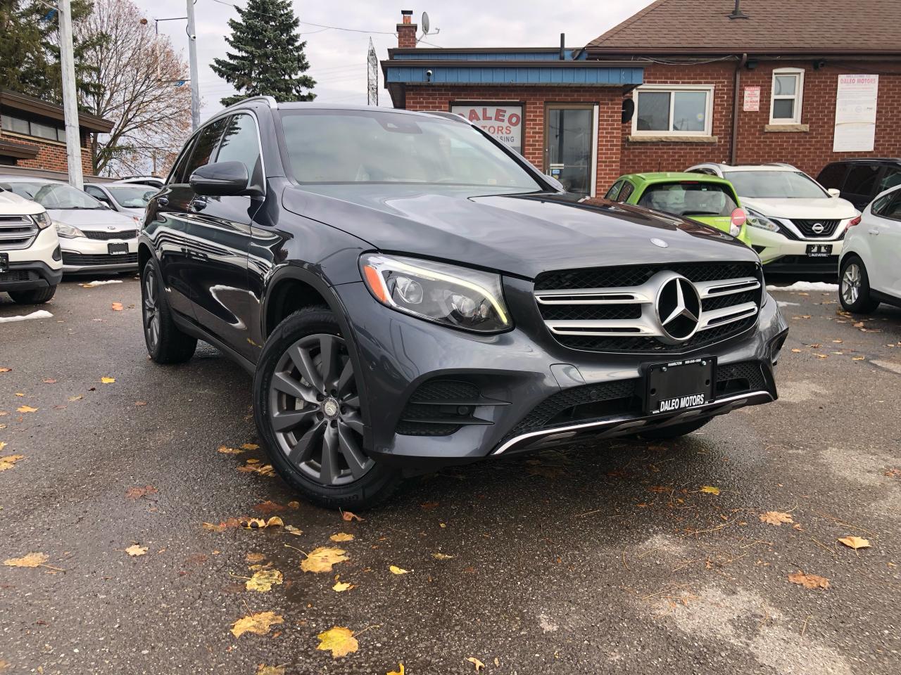 Used 2016 Mercedes-Benz GLC-Class GLC 300 / NAV / MOONROOF / LTHR / H.SEATS / B.CAM for sale in Hamilton, ON