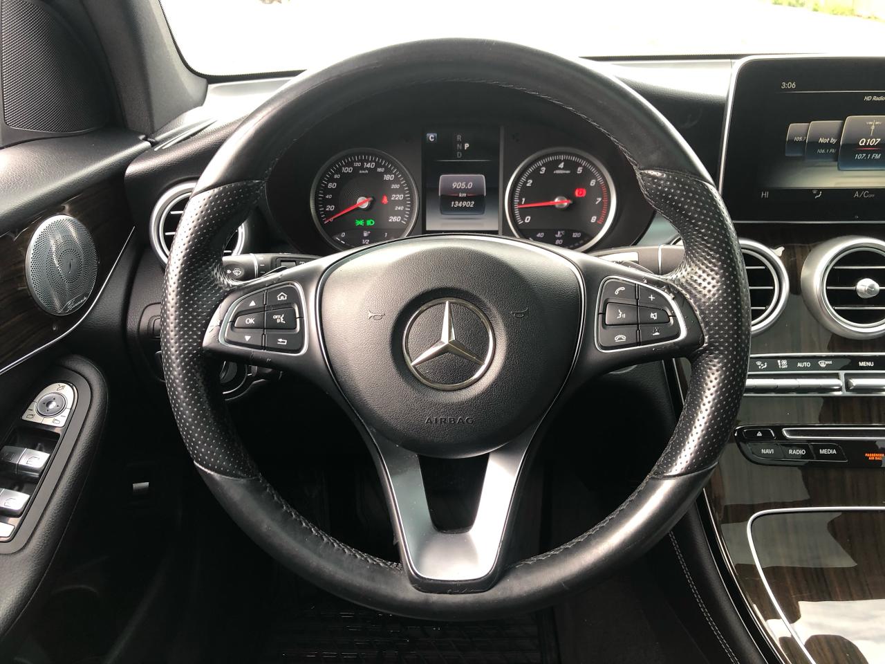 2016 Mercedes-Benz GLC-Class GLC 300 / NAV / MOONROOF / LTHR / H.SEATS / B.CAM Photo15