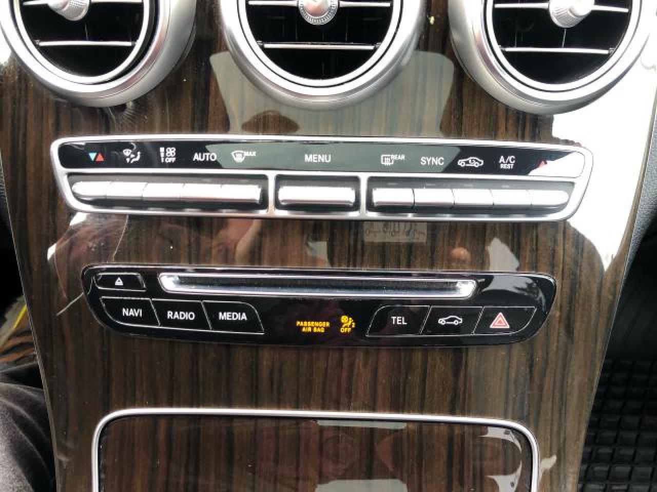 2016 Mercedes-Benz GLC-Class GLC 300 / NAV / MOONROOF / LTHR / H.SEATS / B.CAM Photo14