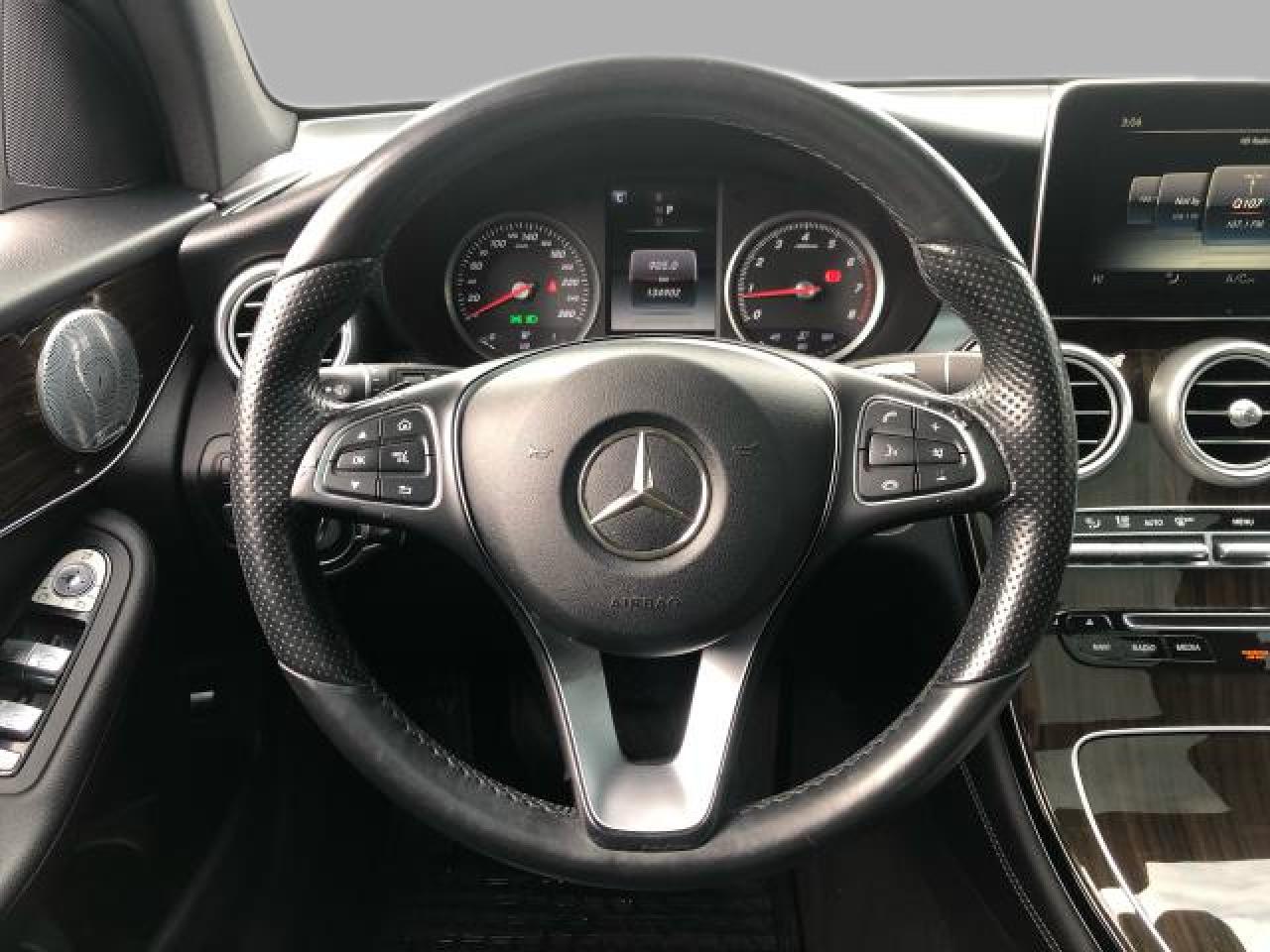 2016 Mercedes-Benz GLC-Class GLC 300 / NAV / MOONROOF / LTHR / H.SEATS / B.CAM Photo