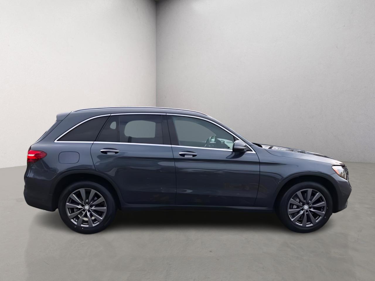 2016 Mercedes-Benz GLC-Class GLC 300 / NAV / MOONROOF / LTHR / H.SEATS / B.CAM Photo5