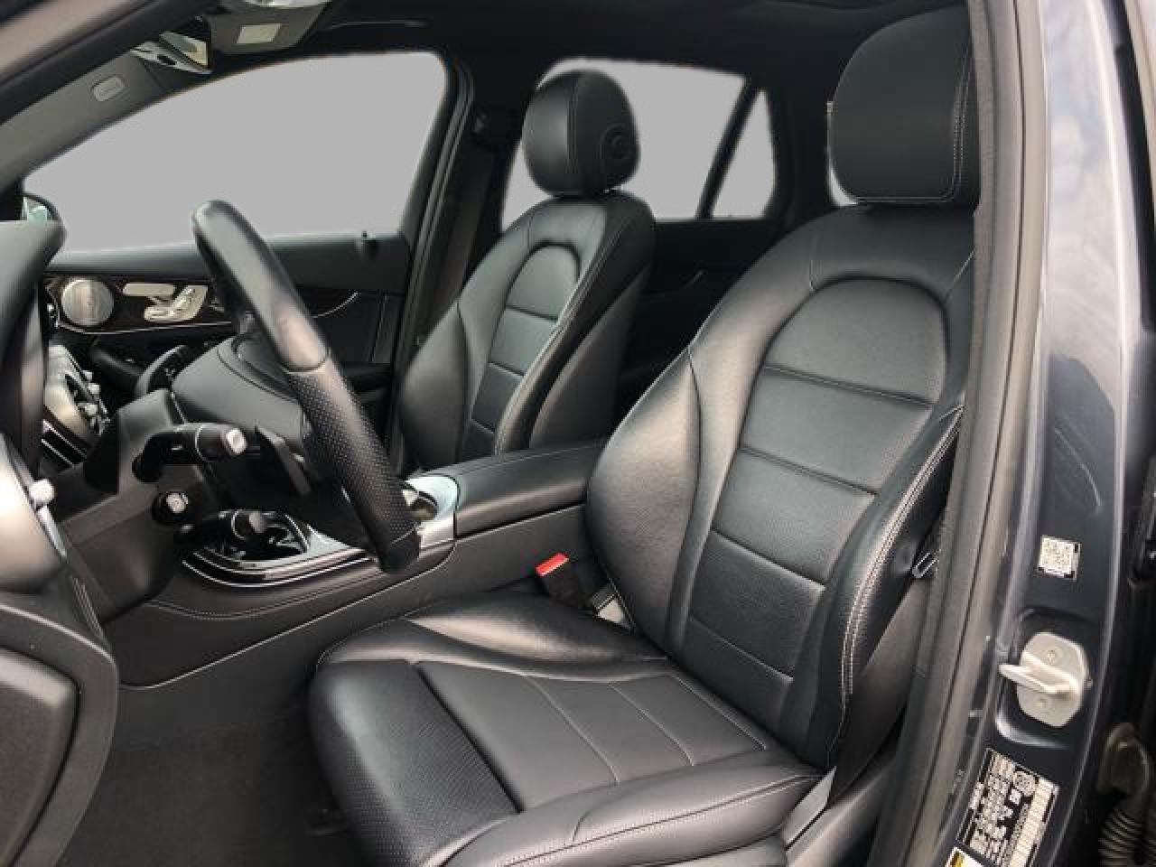 2016 Mercedes-Benz GLC-Class GLC 300 / NAV / MOONROOF / LTHR / H.SEATS / B.CAM Photo8