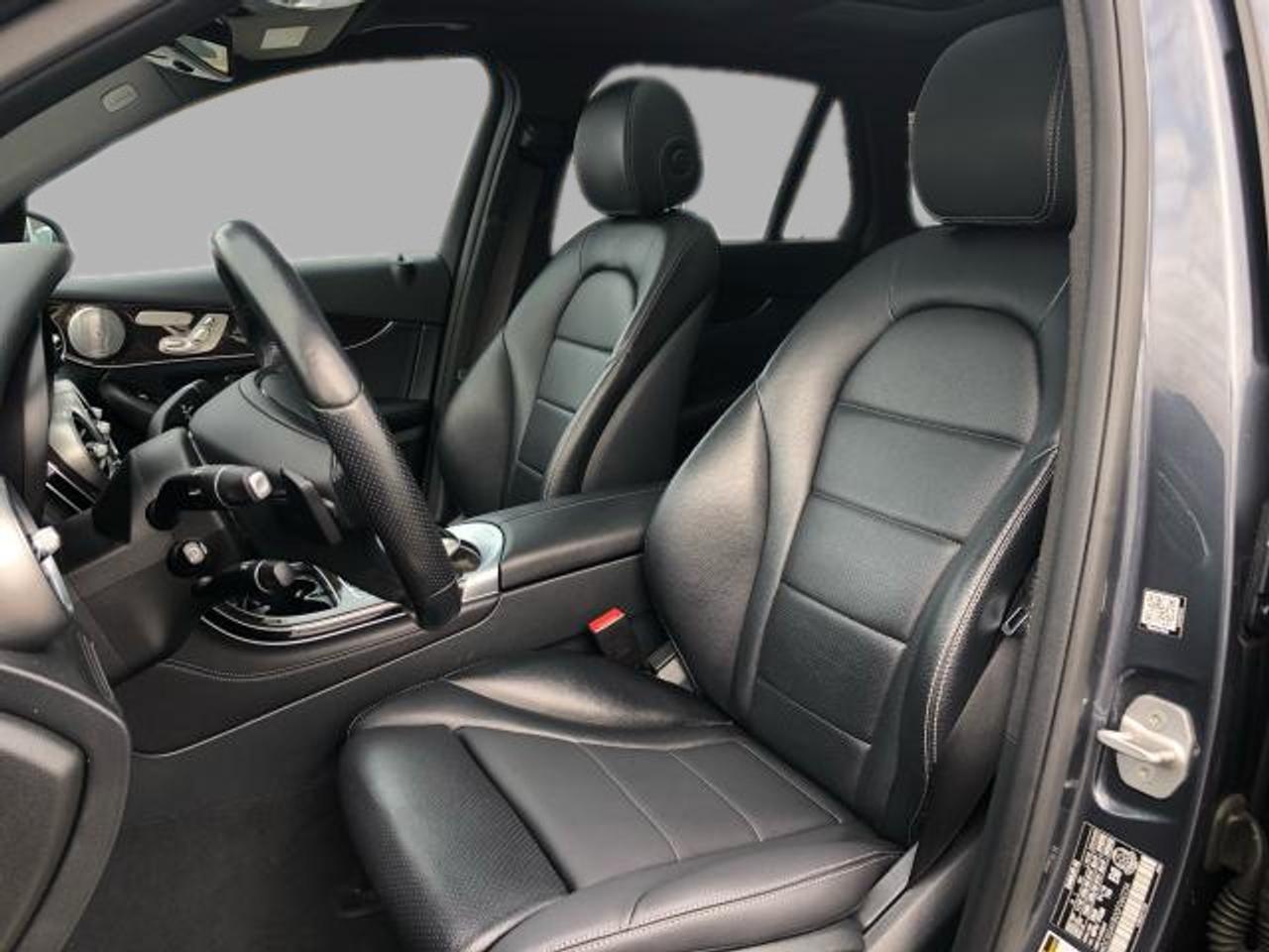 2016 Mercedes-Benz GLC-Class GLC 300 / NAV / MOONROOF / LTHR / H.SEATS / B.CAM Photo