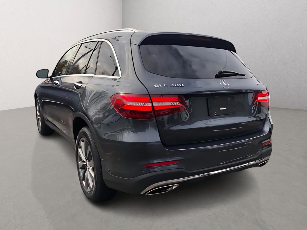 2016 Mercedes-Benz GLC-Class GLC 300 / NAV / MOONROOF / LTHR / H.SEATS / B.CAM Photo