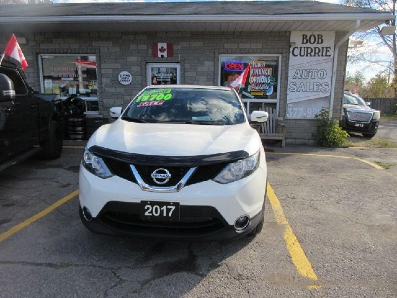 2017 Nissan Qashqai S - Photo #3