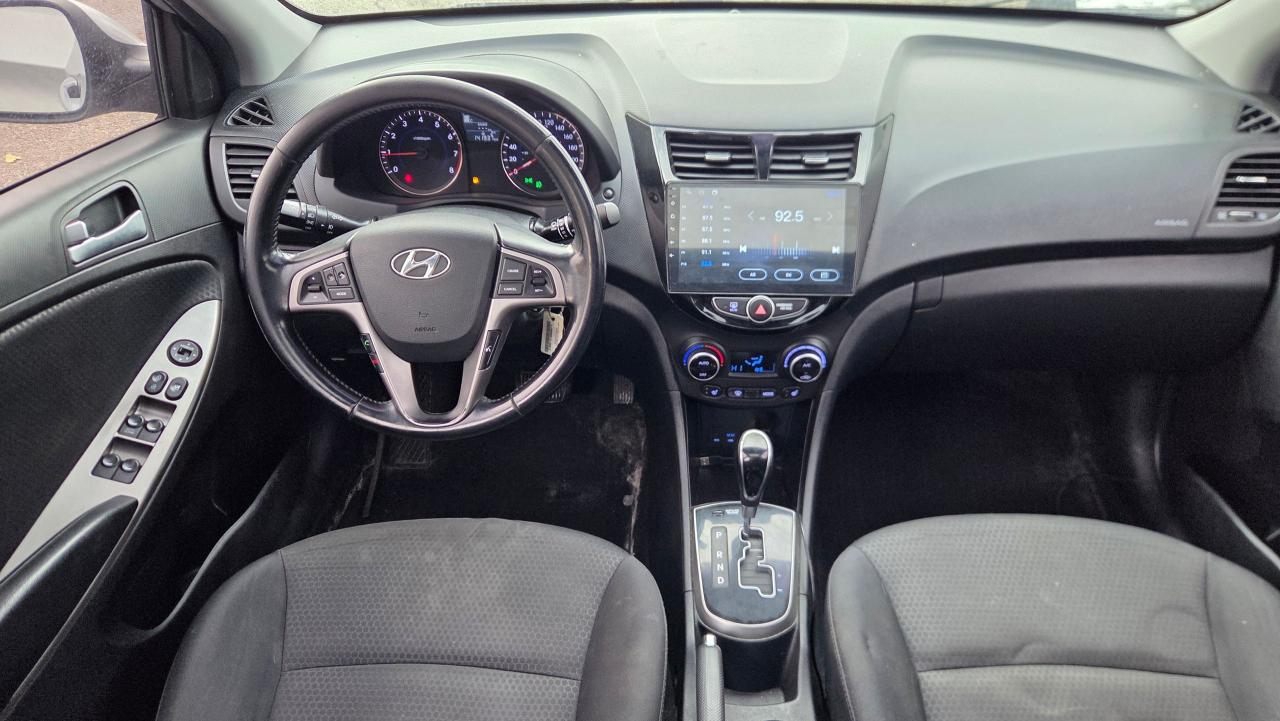 2016 Hyundai Accent GLS Apple Carplay/P-Moon/Winter tires/rims - Photo #11