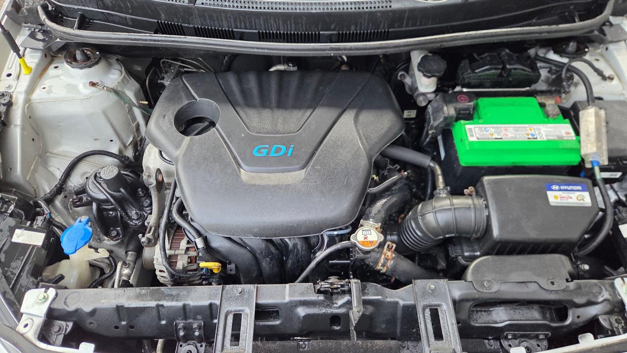 2016 Hyundai Accent GLS Apple Carplay/P-Moon/Winter tires/rims - Photo #21