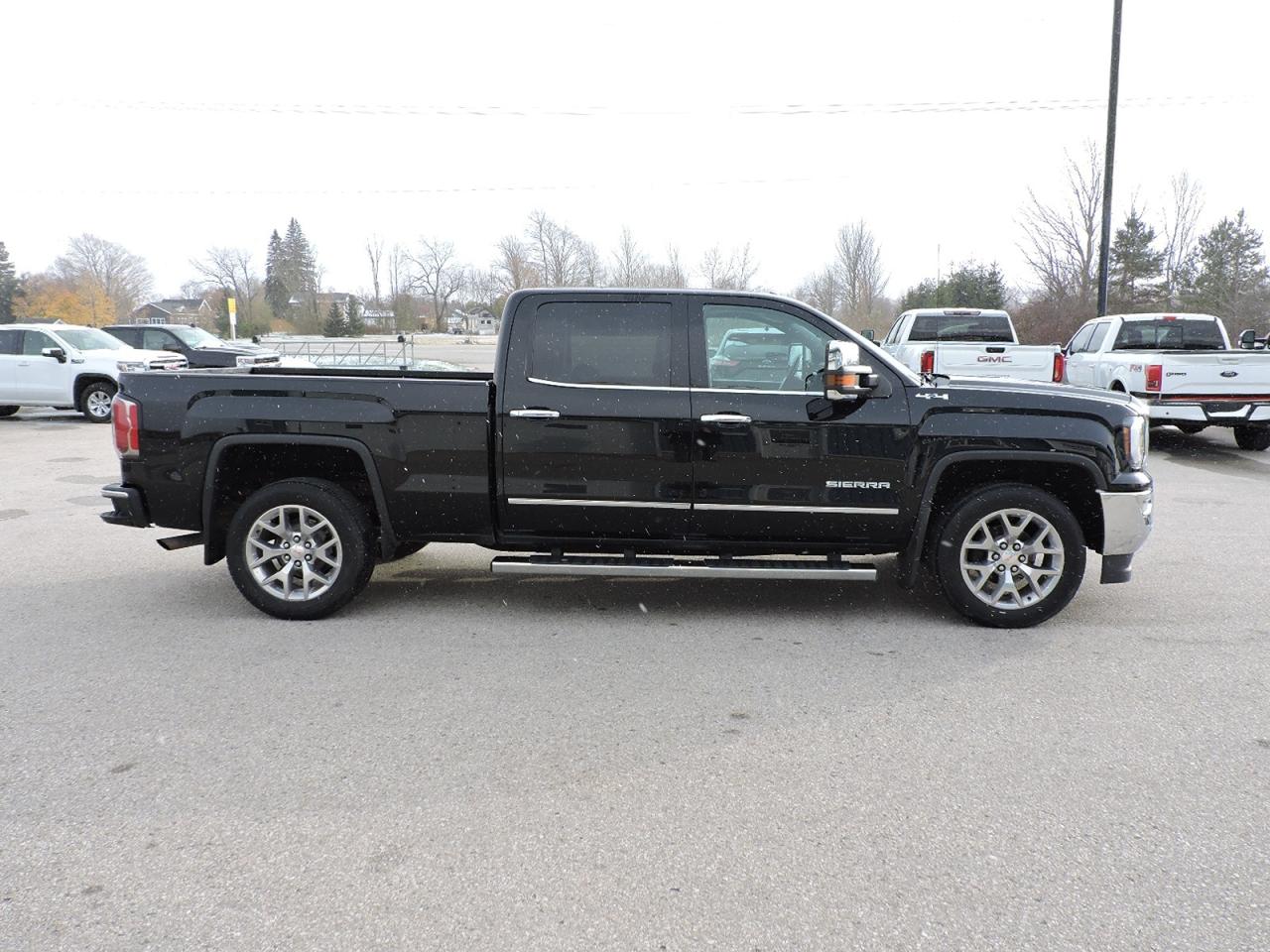 2018 GMC Sierra 1500 SLT 6.2L 4X4 6 1/2-Foot Box New Brakes 159000 KM Photo3