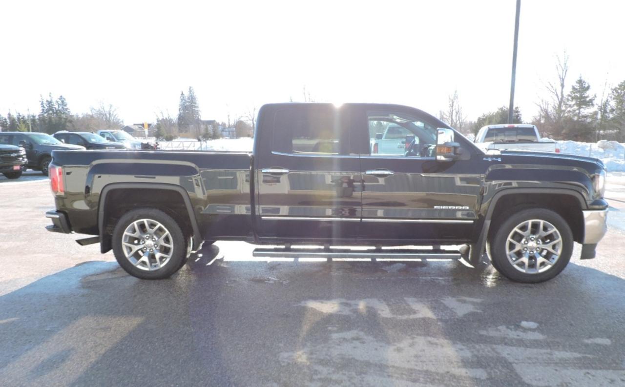 2018 GMC Sierra 1500 SLT 6.2L 4X4 6 1/2-Foot Box New Brakes 159000 KM Photo3