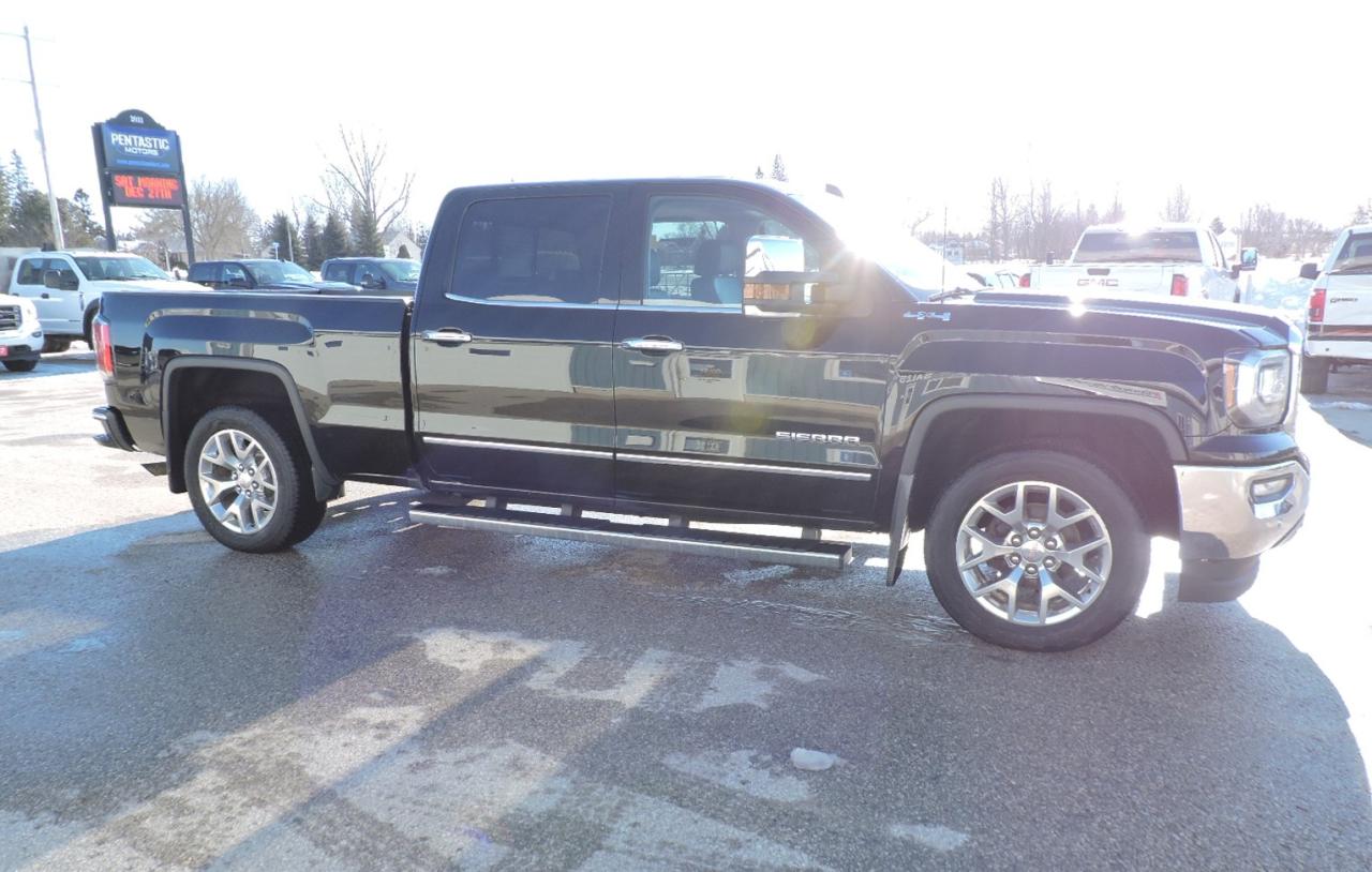 2018 GMC Sierra 1500 SLT 6.2L 4X4 6 1/2-Foot Box New Brakes 159000 KM Photo2