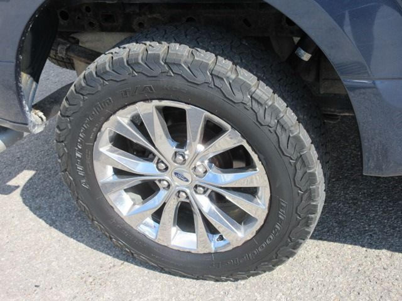 2017 Ford F-150 XLT Super Crew XTR 4X4 Photo4