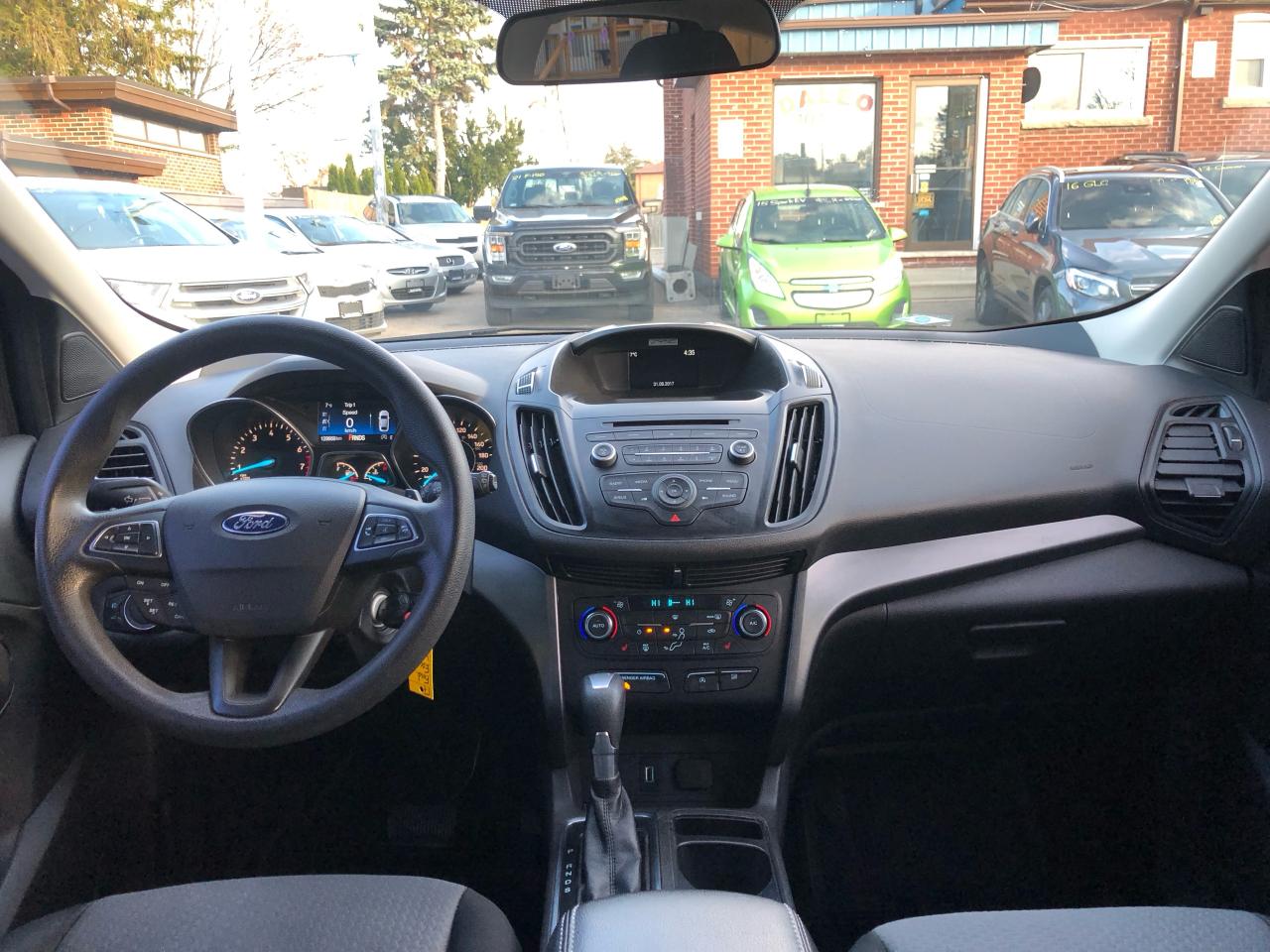 2017 Ford Escape SE / B.CAM / H.SEATS Photo10