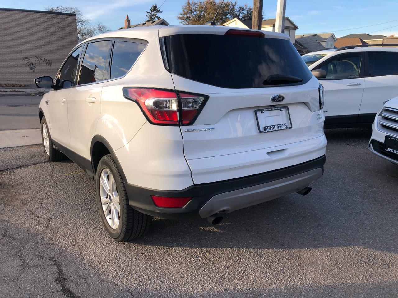 2017 Ford Escape SE / B.CAM / H.SEATS Photo
