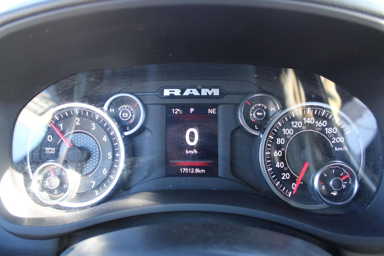 2023 RAM 3500 Big Horn 4x4 Crew Cab 8' Box - Photo #9