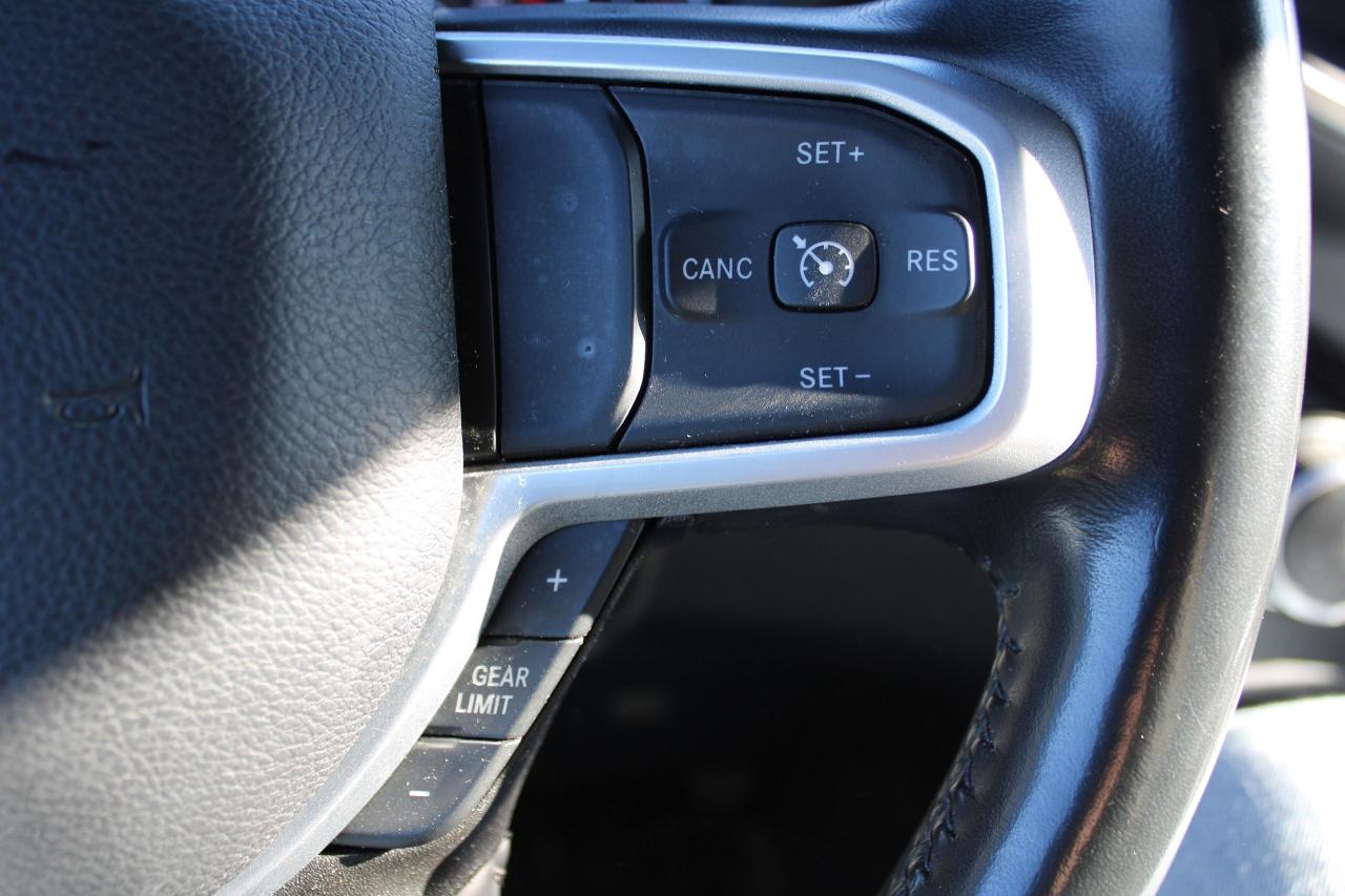 2023 RAM 3500 Big Horn 4x4 Crew Cab 8' Box - Photo #11