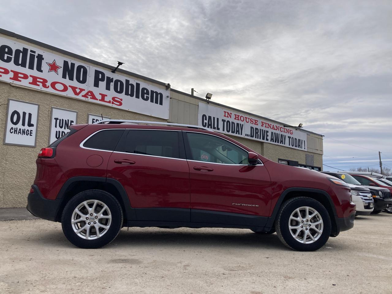 2016 Jeep Cherokee 4WD 4dr North - Photo #2