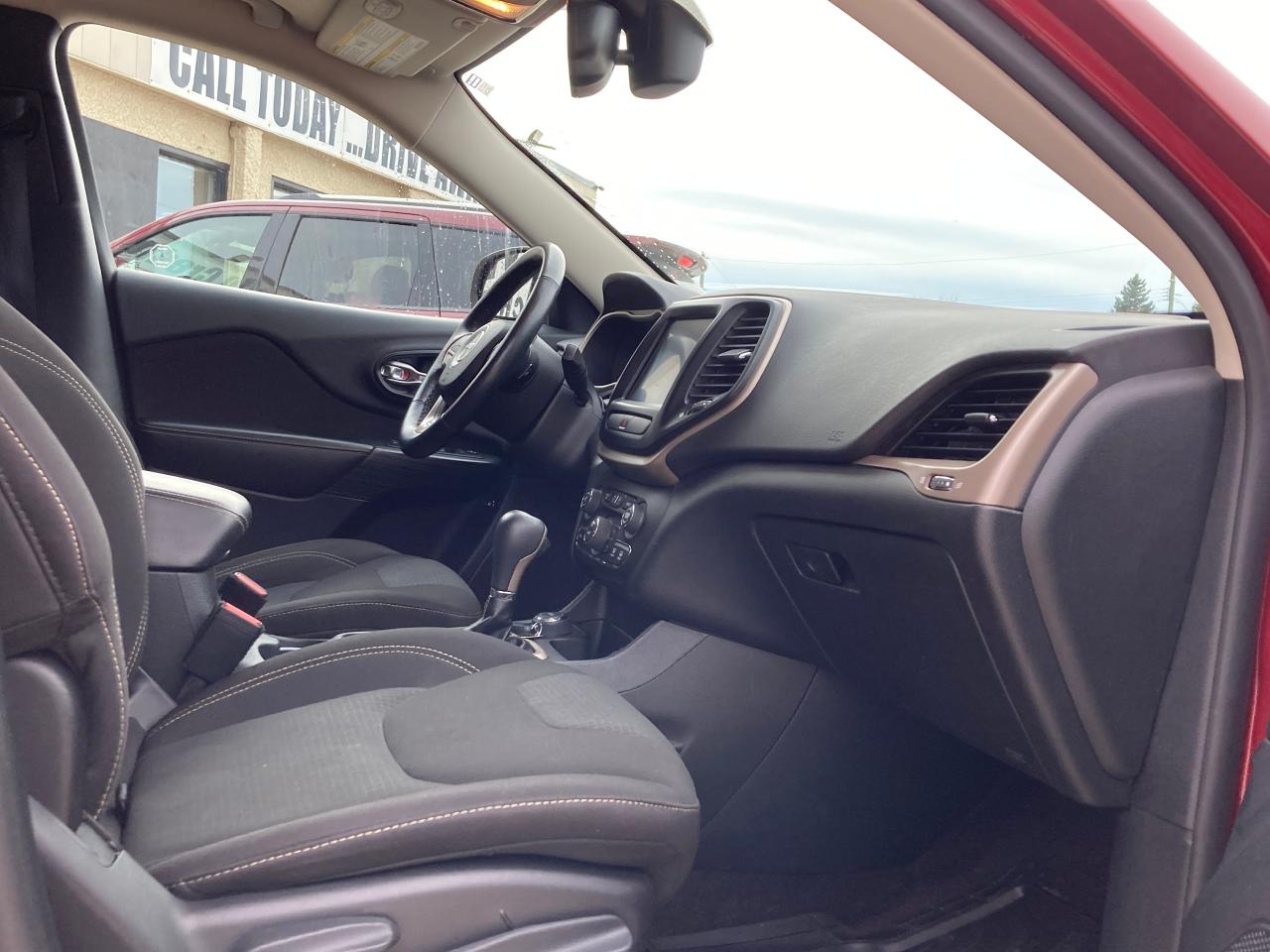 2016 Jeep Cherokee 4WD 4dr North - Photo #6