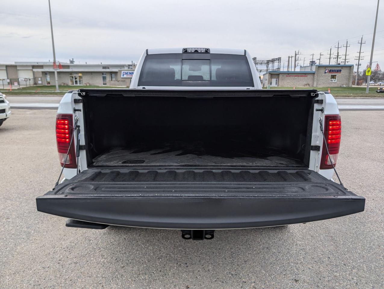 2017 RAM 3500 Laramie | Heated seats | Cooled seats - Photo #5