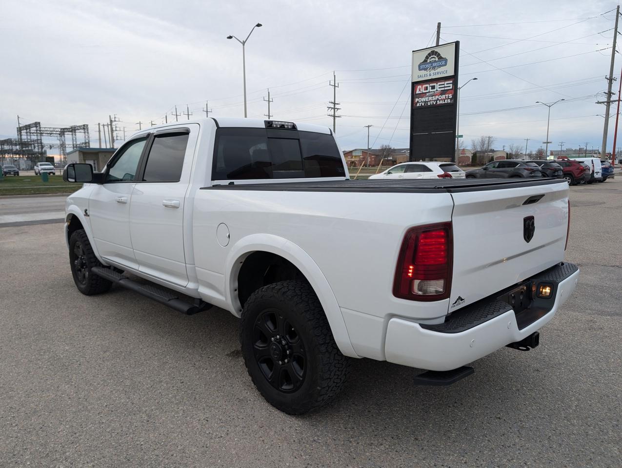 2017 RAM 3500 Laramie | Heated seats | Cooled seats - Photo #6