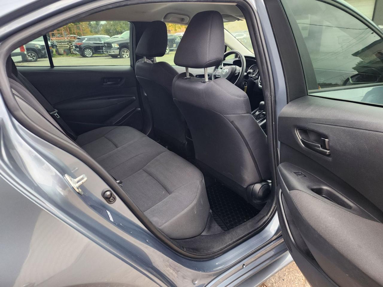 2022 Toyota Corolla LE l Mint Condition l Heated Seats l Reverse Cam