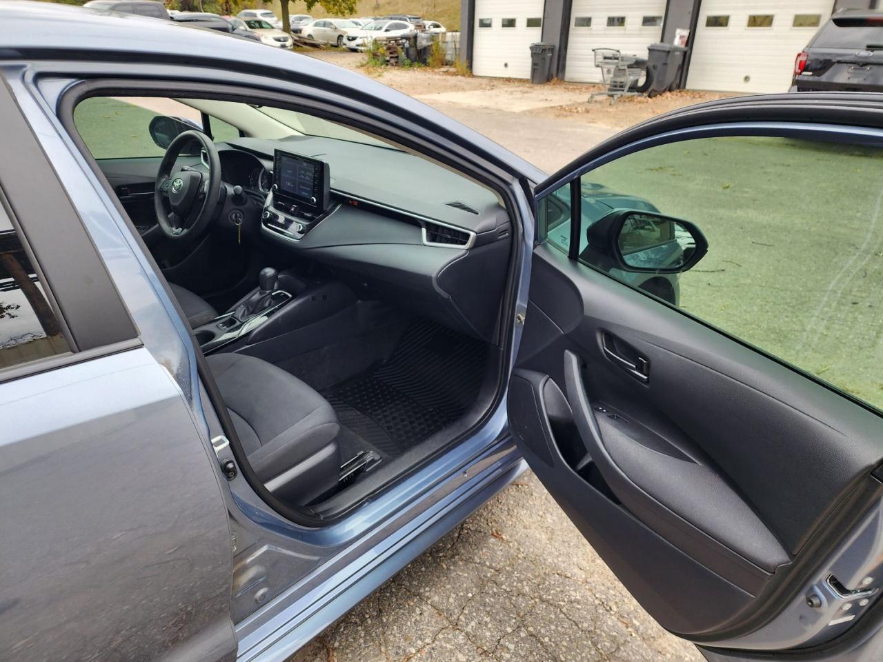 2022 Toyota Corolla LE l Mint Condition l Heated Seats l Reverse Cam