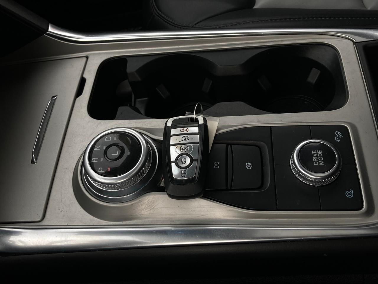 2022 Ford Explorer XLT 4WD - Photo #13