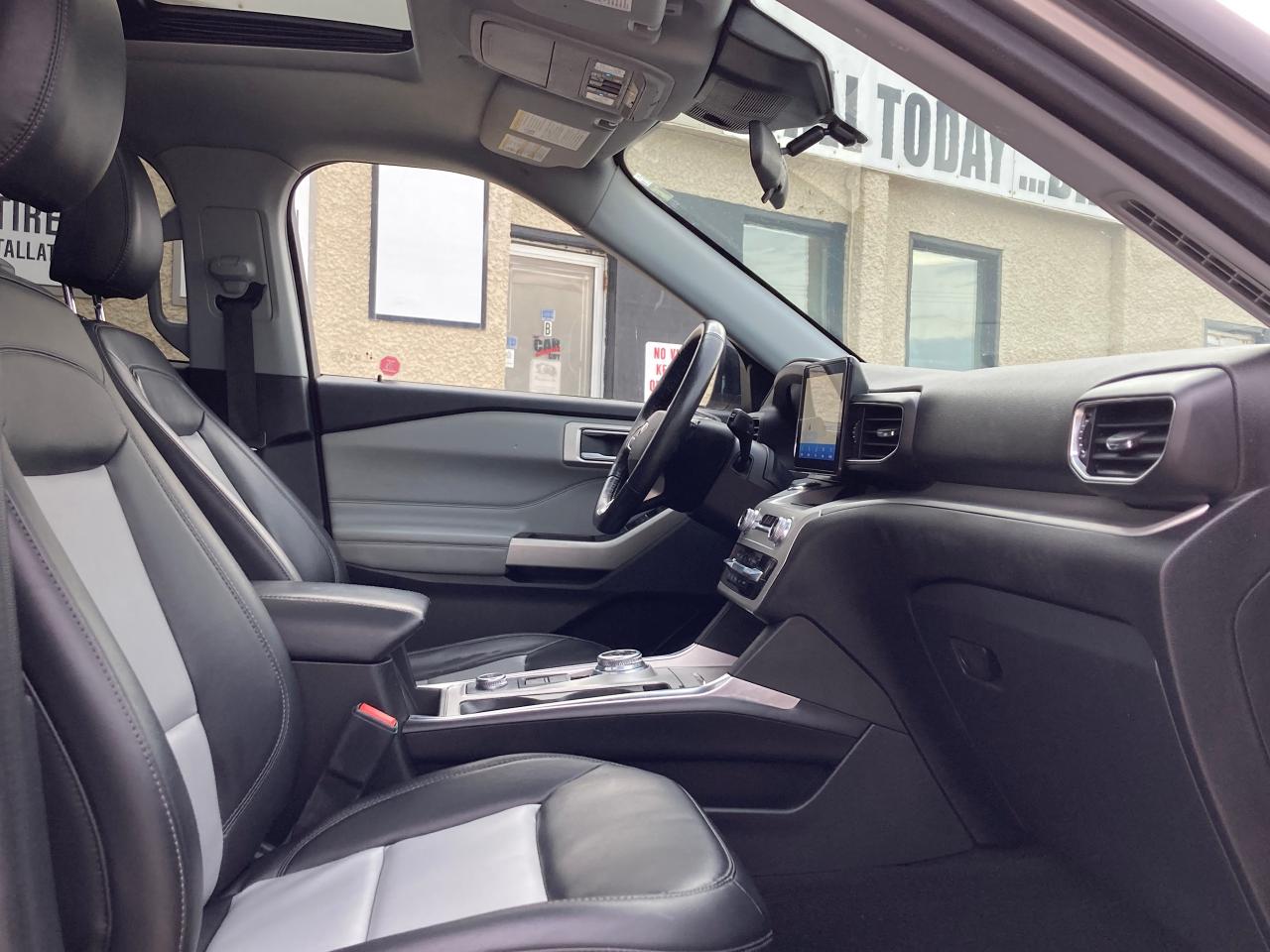 2022 Ford Explorer XLT 4WD - Photo #8