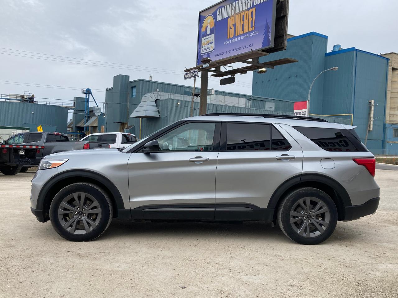 2022 Ford Explorer XLT 4WD - Photo #3