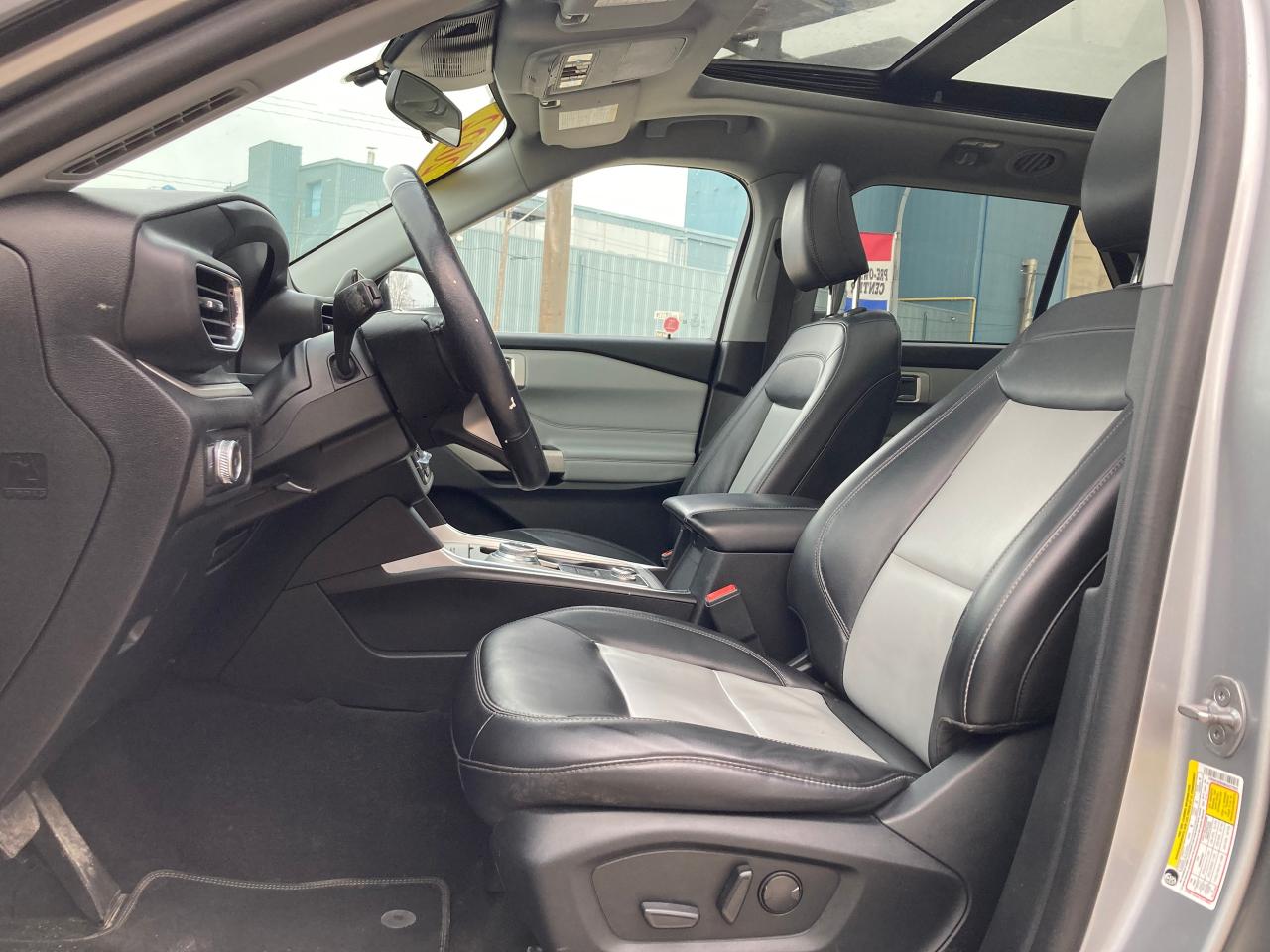 2022 Ford Explorer XLT 4WD - Photo #9