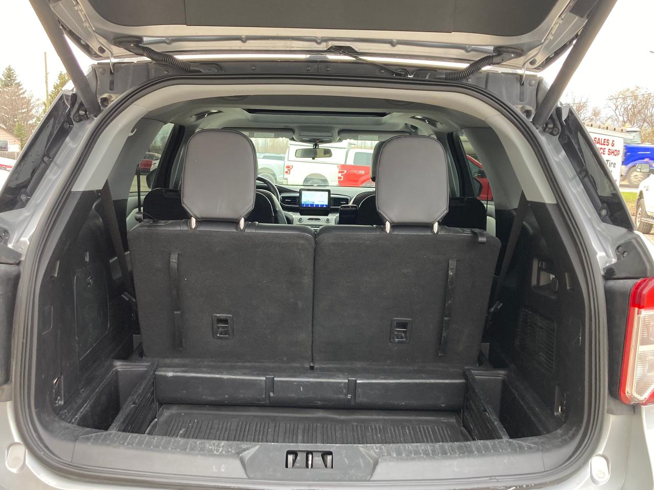 2022 Ford Explorer XLT 4WD - Photo #5