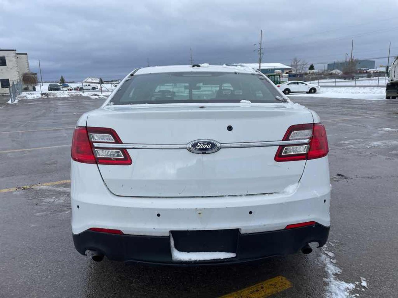 2016 Ford Taurus Police Inte Photo