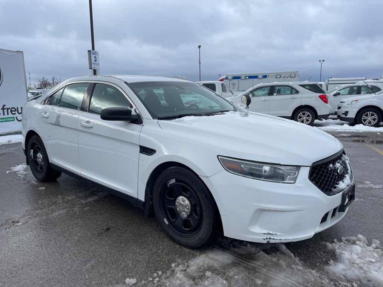 2016 Ford Taurus Police Inte Photo
