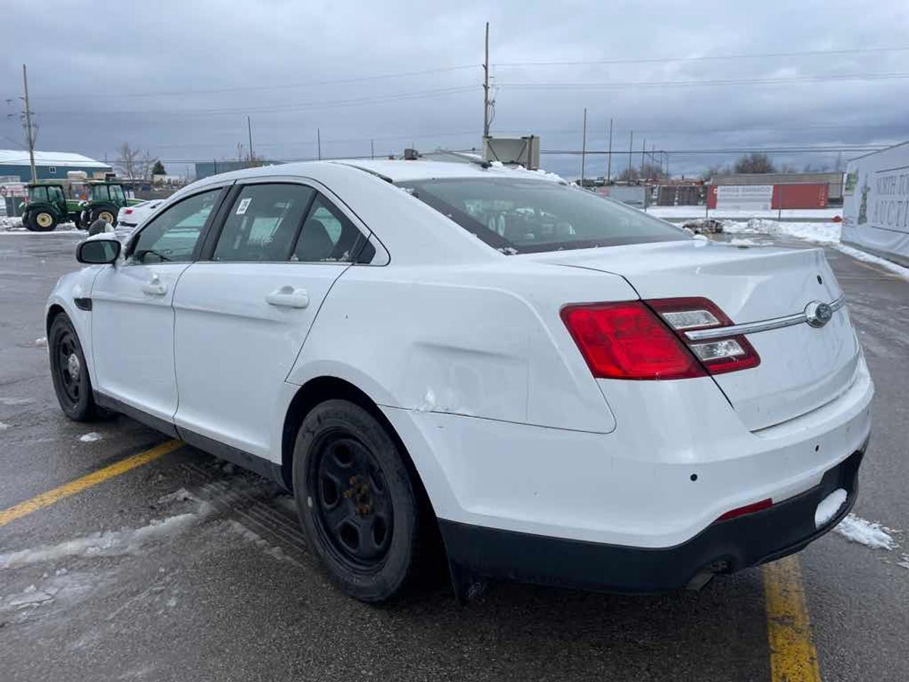 2016 Ford Taurus Police Inte Photo