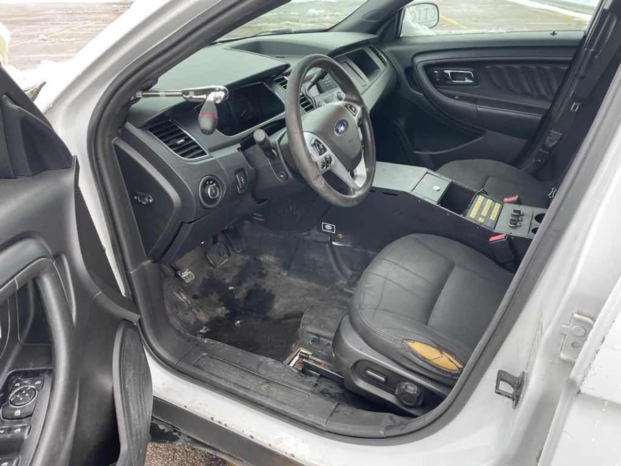 2016 Ford Taurus Police Inte Photo
