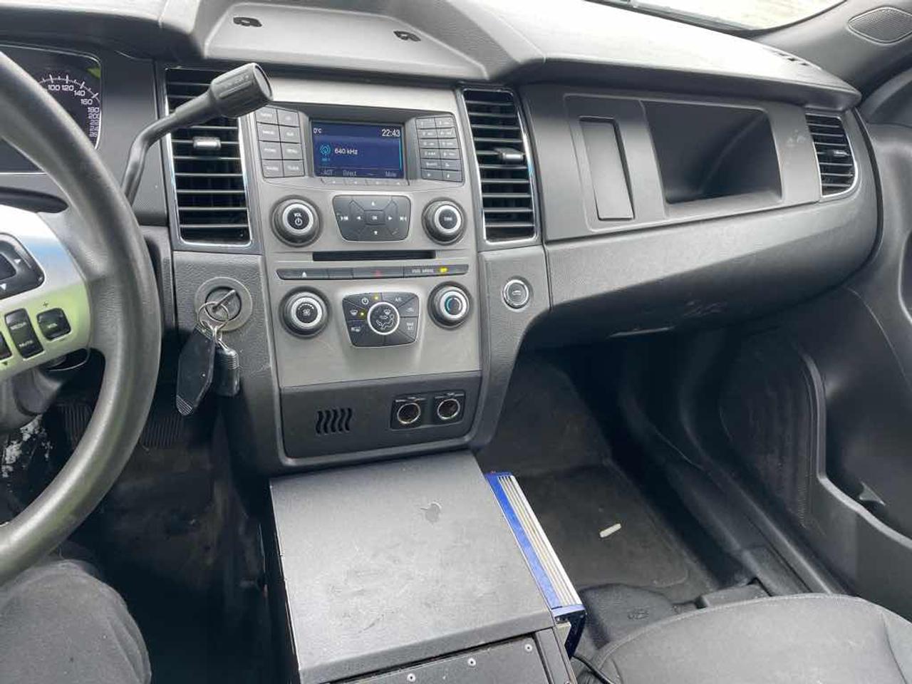 2016 Ford Taurus Police Inte Photo
