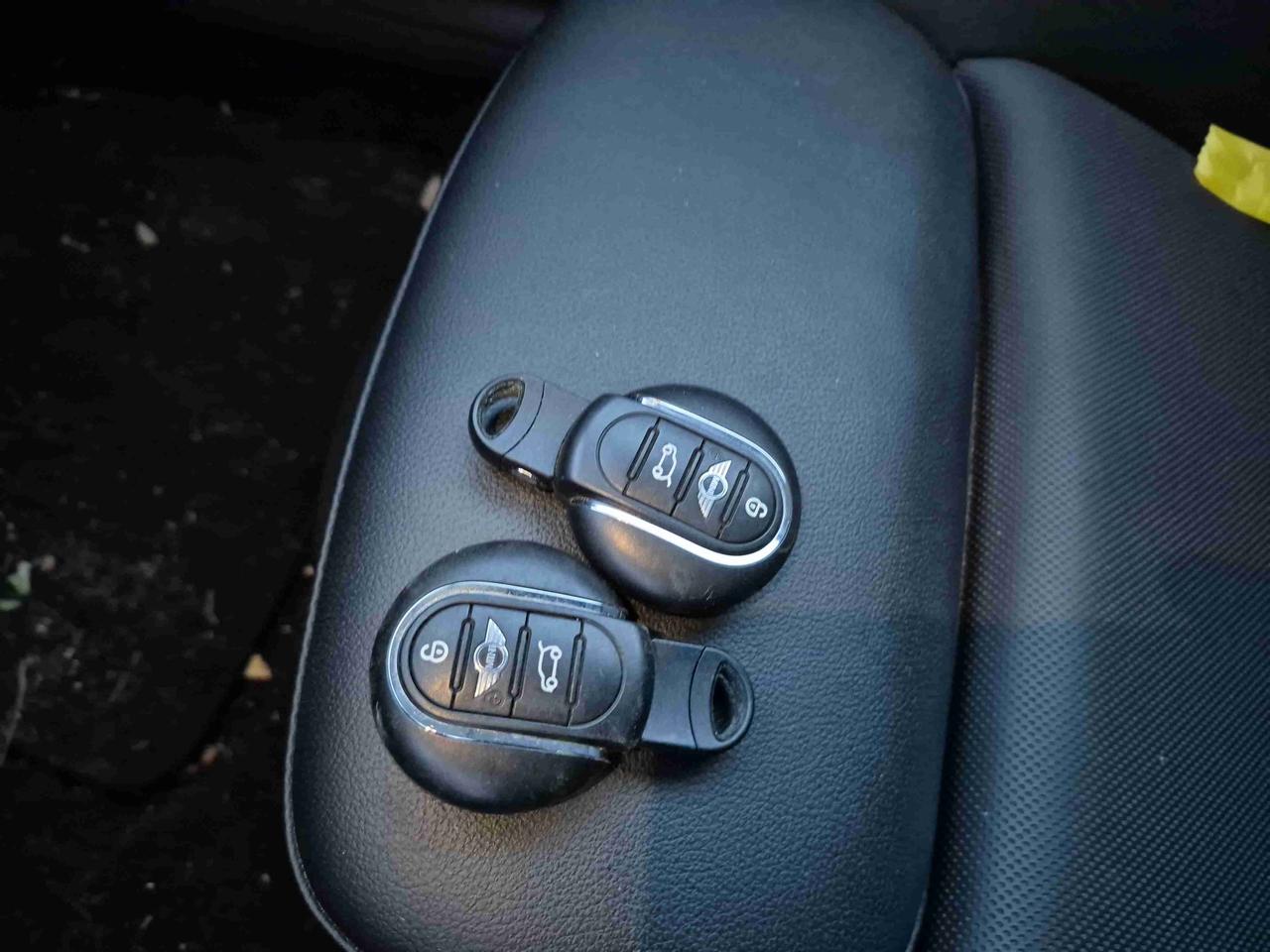 2016 MINI Cooper  Photo