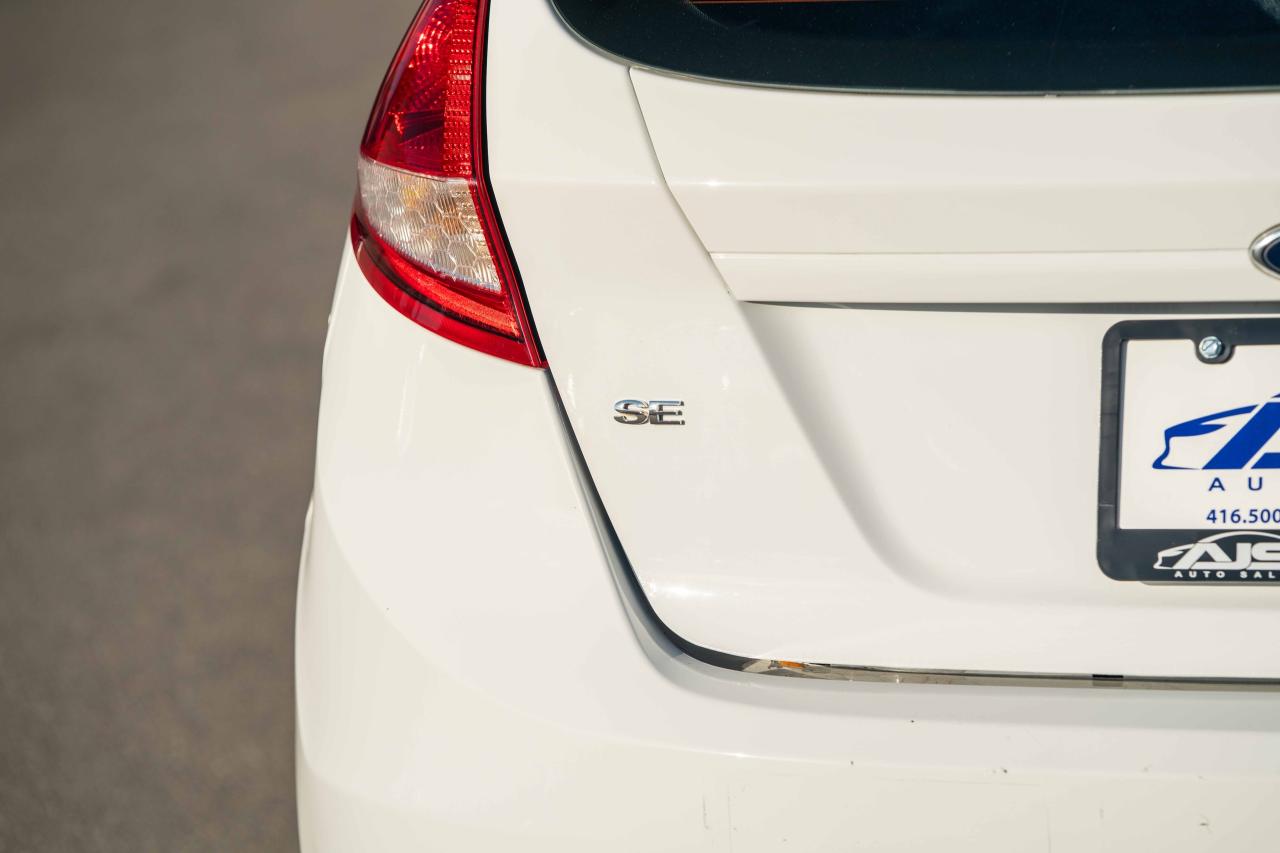 2013 Ford Fiesta SE - Photo #15