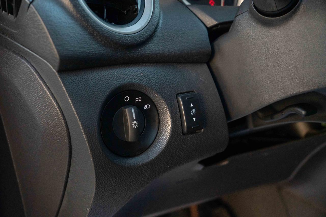 2013 Ford Fiesta SE - Photo #23