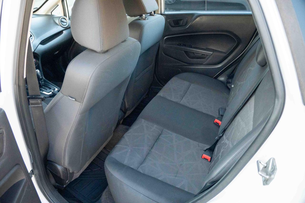 2013 Ford Fiesta SE - Photo #35