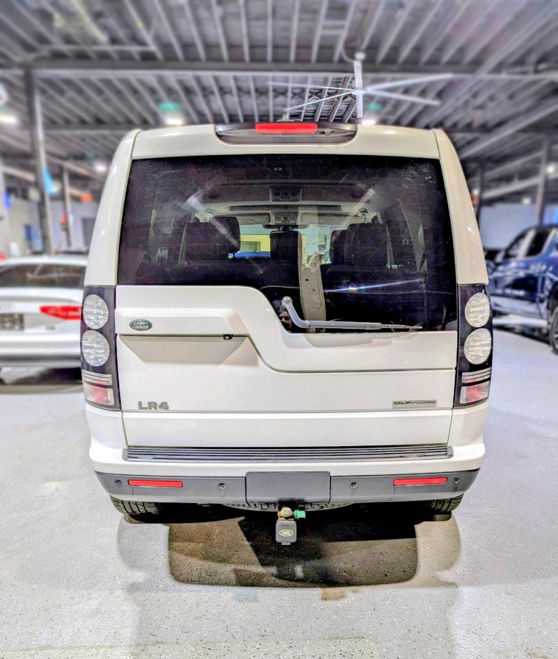 2016 Land Rover LR4 4WD 4dr HSE LUXURY Photo3