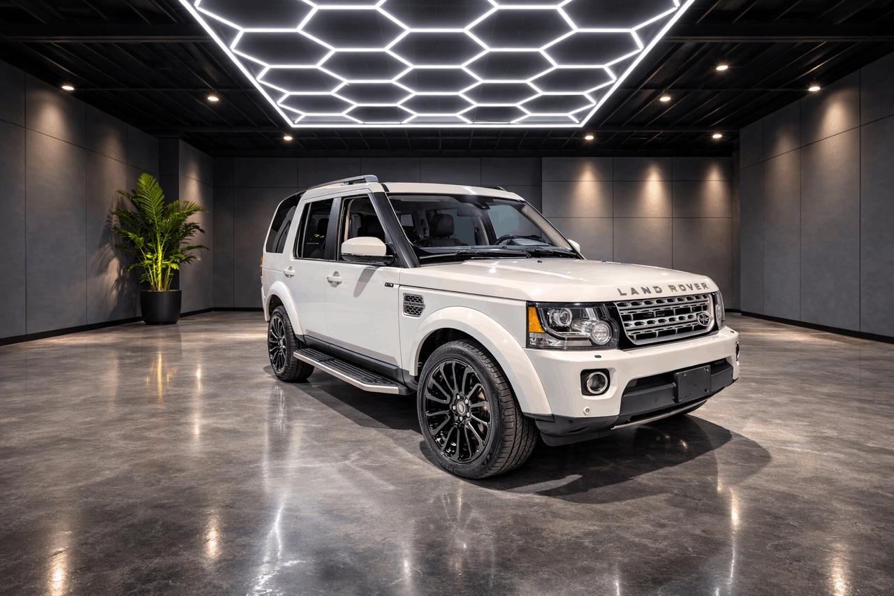 2016 Land Rover LR4 4WD 4dr HSE LUXURY Photo